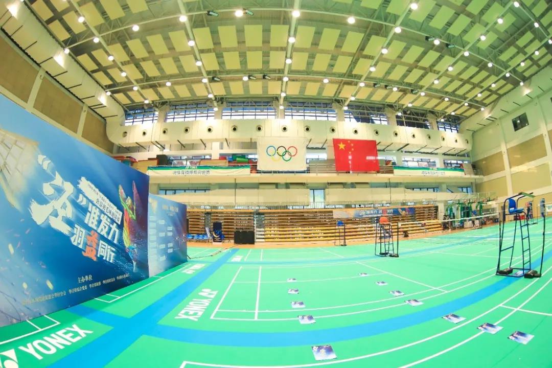 銀嘉集團(tuán)積極參與2020華涇鎮(zhèn)公益羽毛球大賽